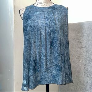 2/$15 Roz & Ali Blue Sleeveless blouse